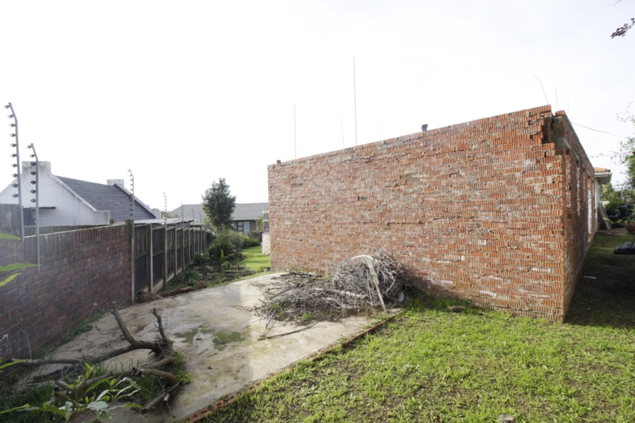 3 Bedroom Property for Sale in Wavecrest Eastern Cape